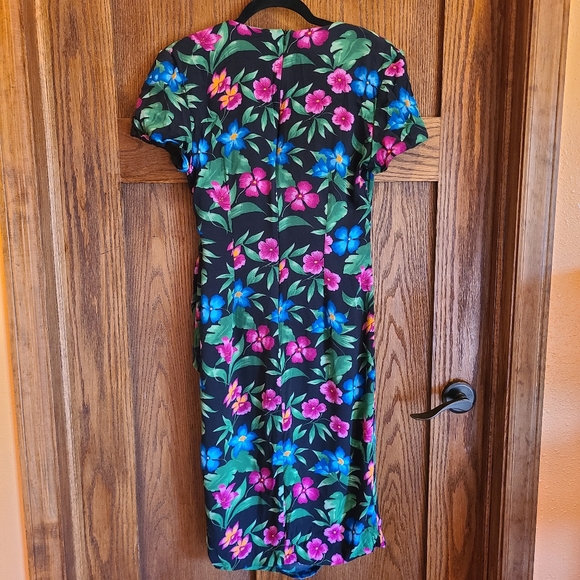 Virgo Tropical Floral Wrap Dress - Picture 5 of 5